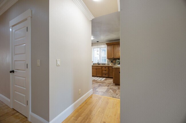 Building Photo - 216 NE Tillamook St