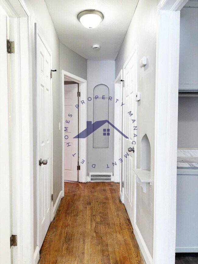 Building Photo - 9622 Rutland St