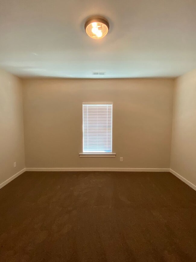 Building Photo - Home for Rent in Brookwood ... Available to View Now!!!