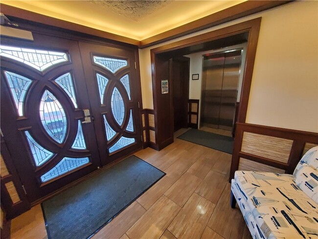 Building Photo - 31 Coddington St