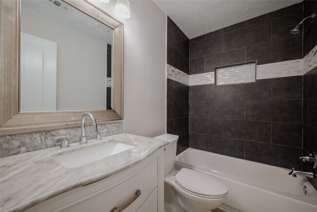 Building Photo - 16250 Camino Del Sol Dr