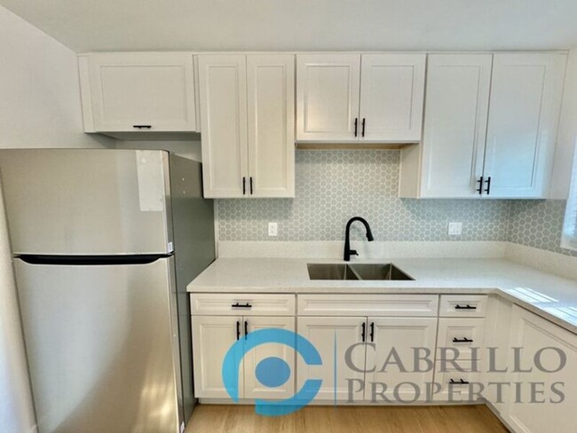 Building Photo - 3959 Cottonwood St