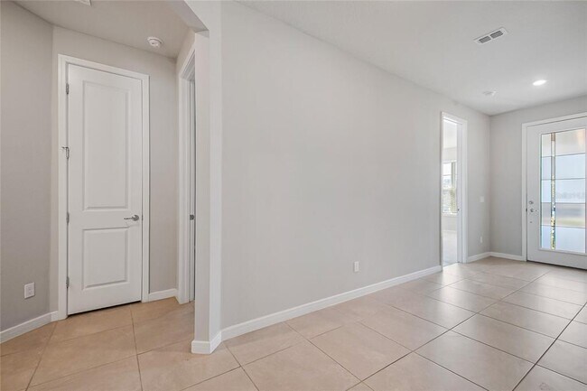 Building Photo - 5685 Arborvista Dr