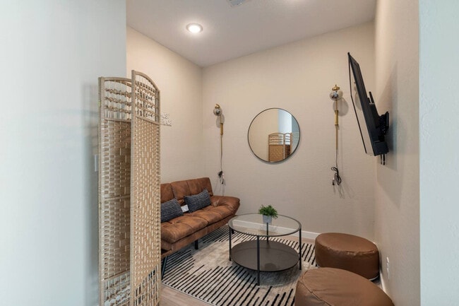 Building Photo - 16601 N Parkview Pl