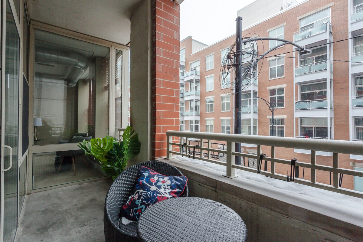 Building Photo - 1001 W Madison St