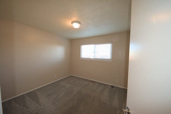 Building Photo - Pittsburg 3 bed/2 bath single family house for rent