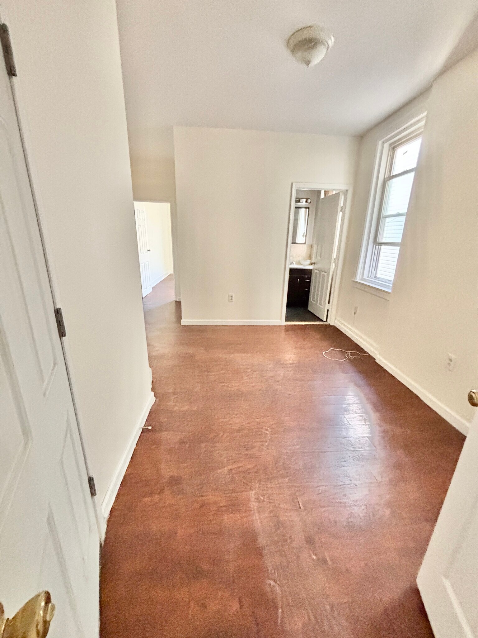 Building Photo - 1025 Mount Vernon St