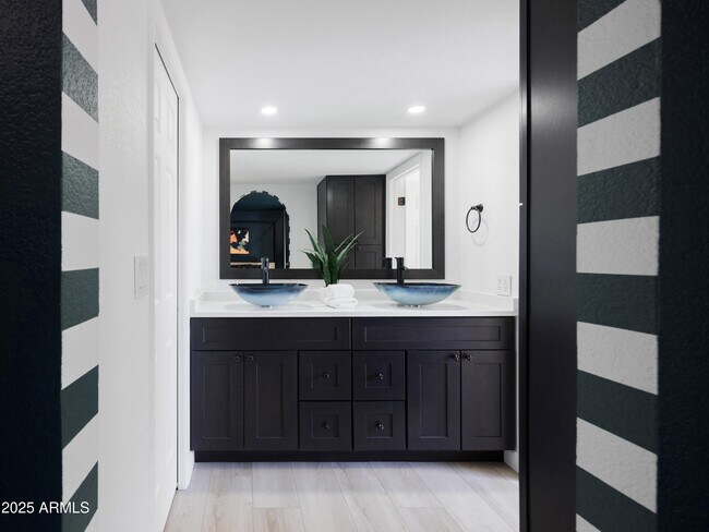 Building Photo - 12271 N 74th St