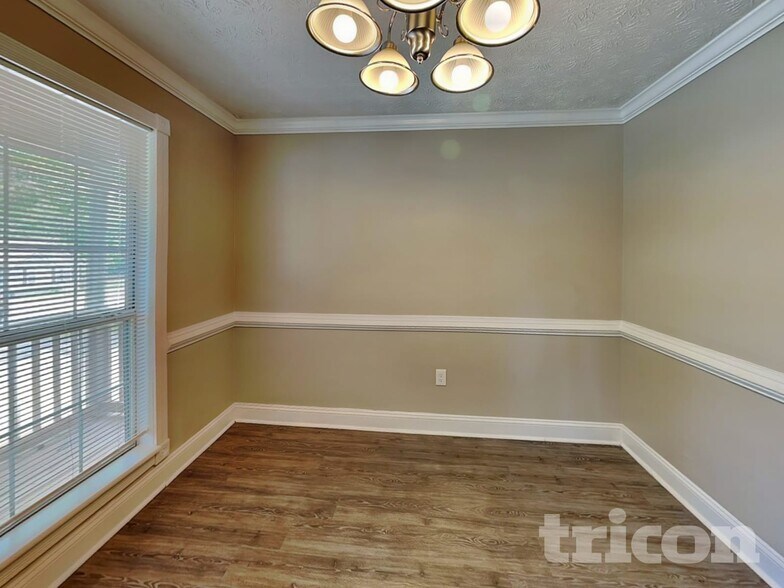 Building Photo - 3520 Willow Tree Cir