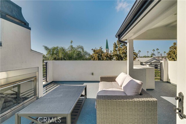 Building Photo - 608 Heliotrope Ave