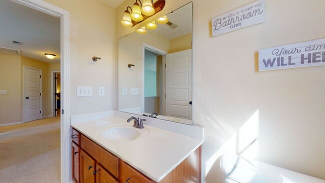 Building Photo - 5 Bedroom Home in Carolina Forest