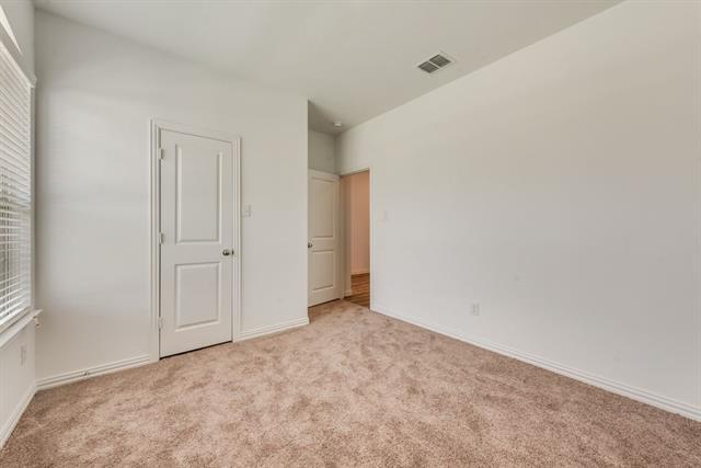 Building Photo - 1833 Lake Grove Dr