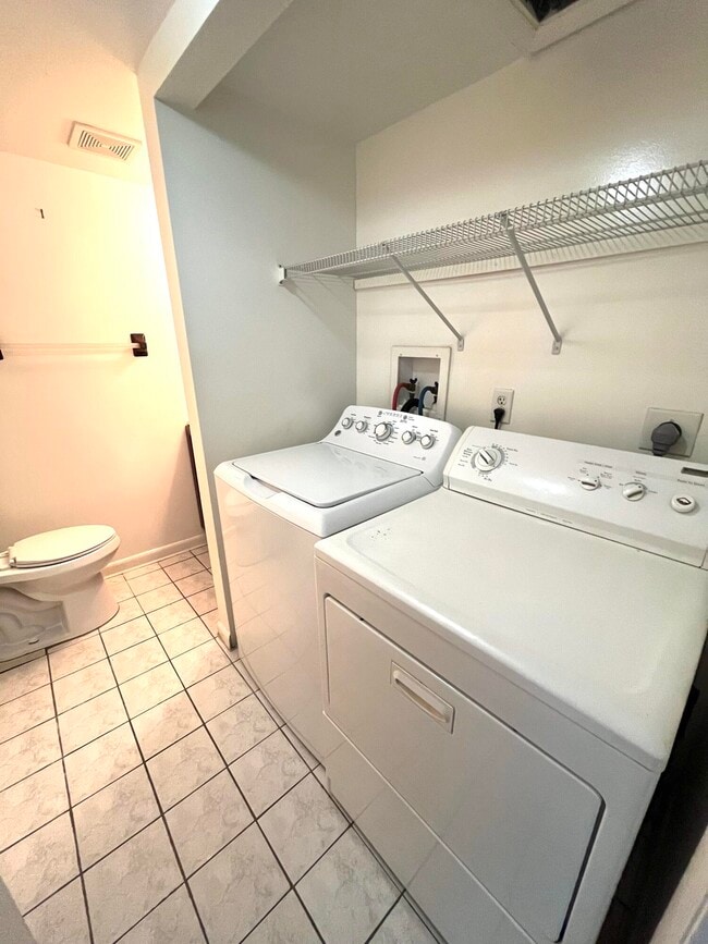 Building Photo - 5502 Waterview Cir