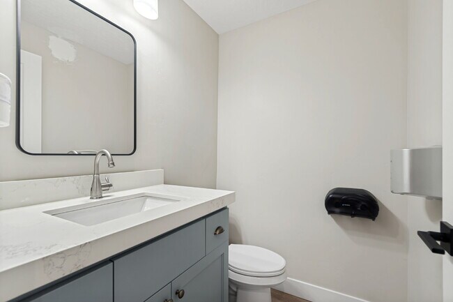 Building Photo - Upscale Home Available in Herriman