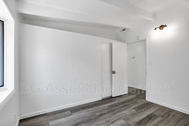 Building Photo - 1588 Ridgecrest Rd