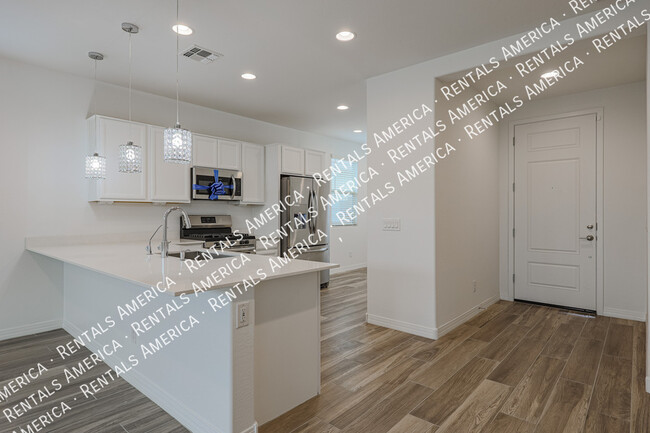 Building Photo - 5938 N 90th Dr