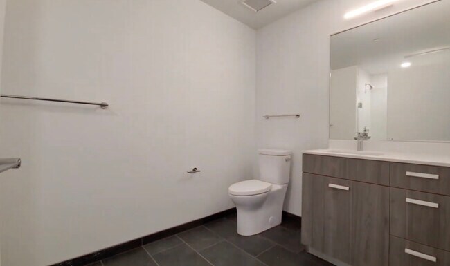 Building Photo - 177 N Harbor Dr