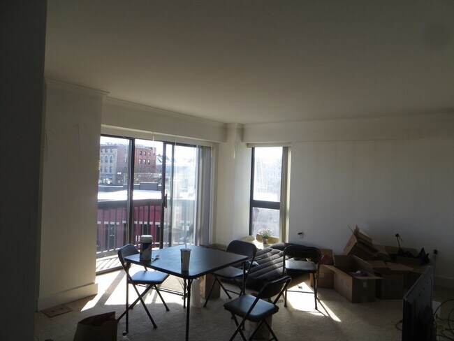 Building Photo - 15 N Beacon St