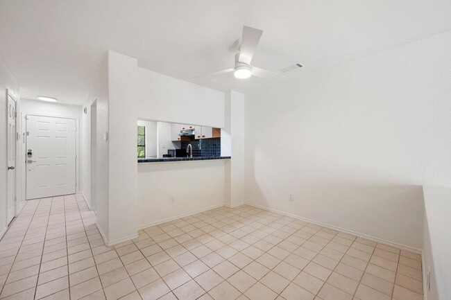 Building Photo - 4306 Bonnell Vista Cove