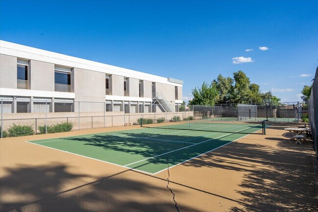 Building Photo - 4525 N 66th St