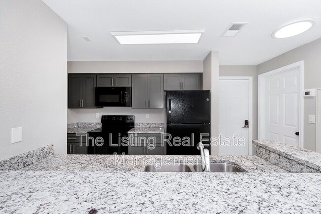 Building Photo - 7503 Atlantis Way