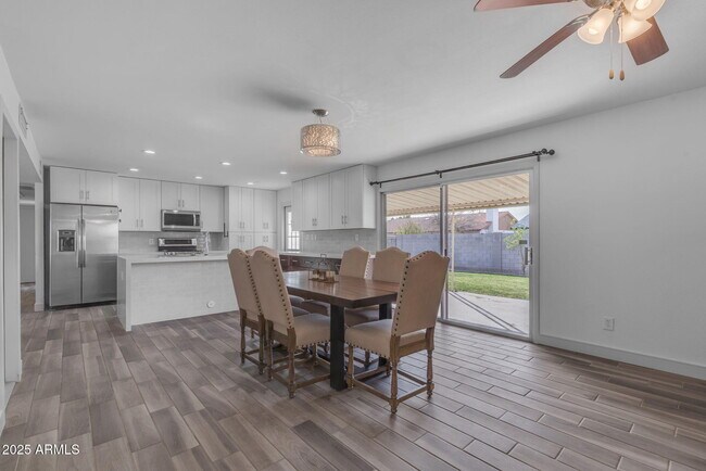 Building Photo - 2447 E La Jolla Dr