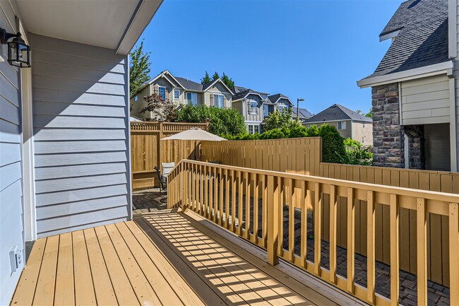 Building Photo - 2514 NW Parnell Terrace