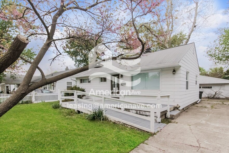 Building Photo - 4741 N Longworth Ave