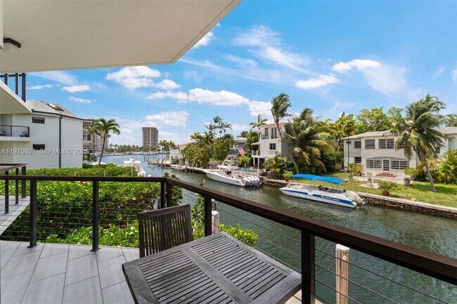 Building Photo - 3560 W Fairview St