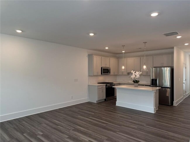 Building Photo - 1603 Aeslin Dr NW