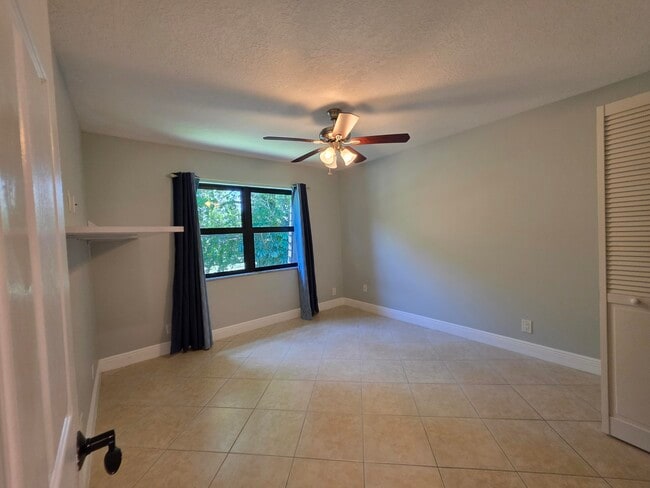 Building Photo - 9460 SW 61st Way