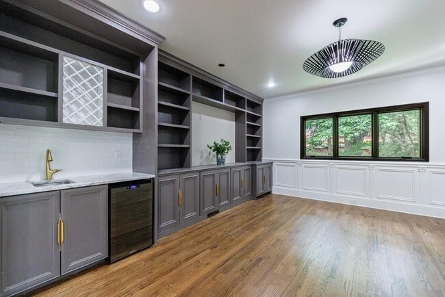 Building Photo - 459 Atlanta Country Club Dr