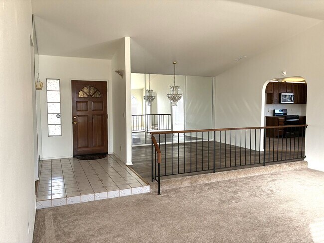 Building Photo - GREAT NEIGHBORHOOD IN RIALTO HILLS 4BED+2BATH