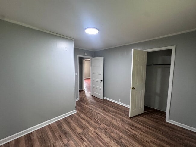 Building Photo - Housing Voucher accepted