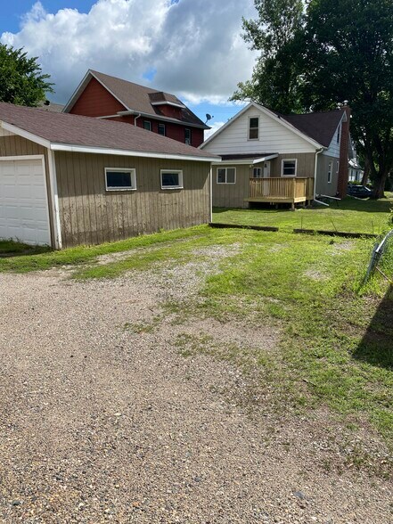 Building Photo - 720 3rd St N