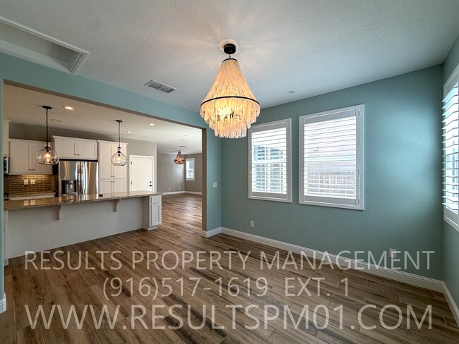 Building Photo - 1280 Goldenrod Way