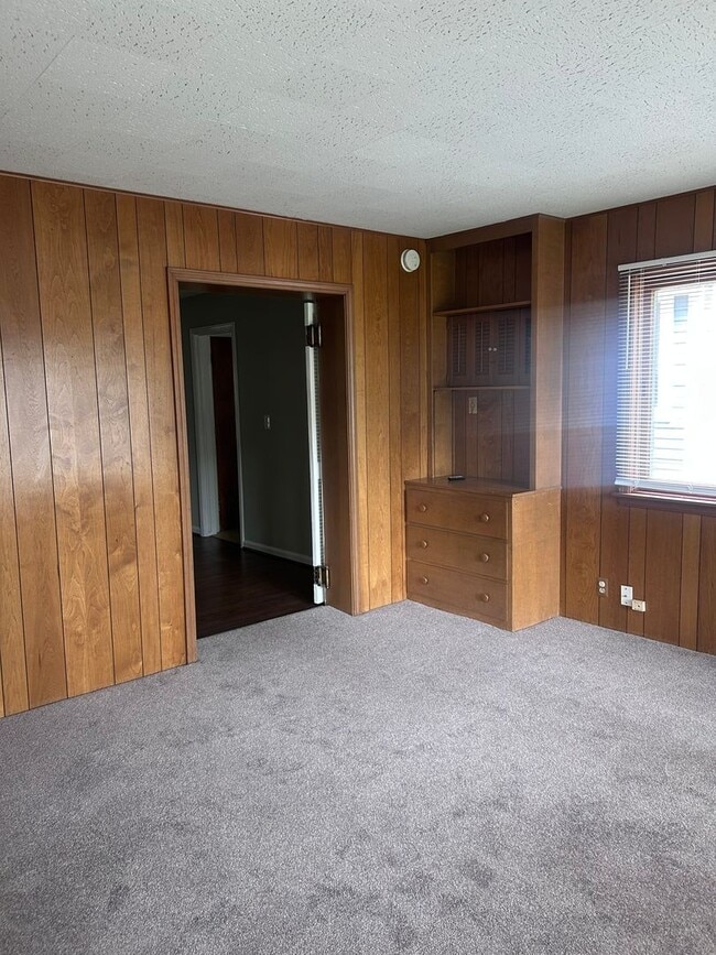 Building Photo - 771-773 HENRIETTA