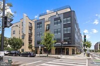 Building Photo - 1111 Orren St NE