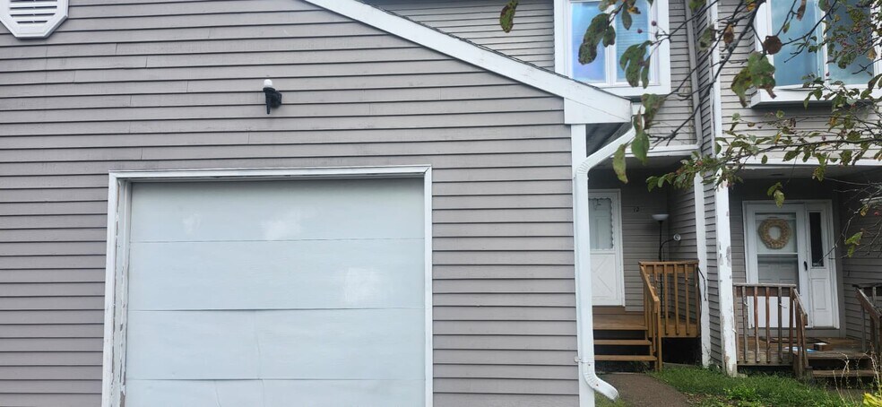 Building Photo - 255 Pine Rock Ave