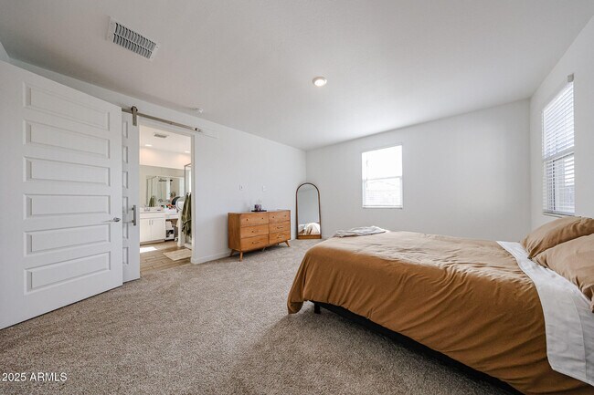 Building Photo - 8334 E Paloma Ave