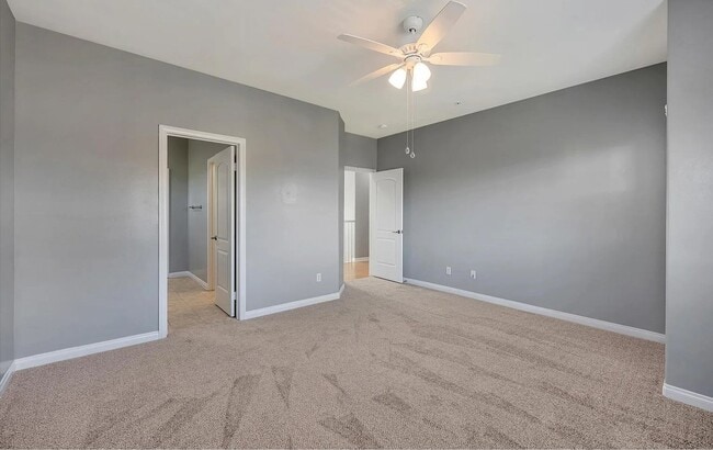 Building Photo - Your Ideal Haven Awaits!