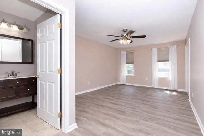 Building Photo - 304 Coventry Way