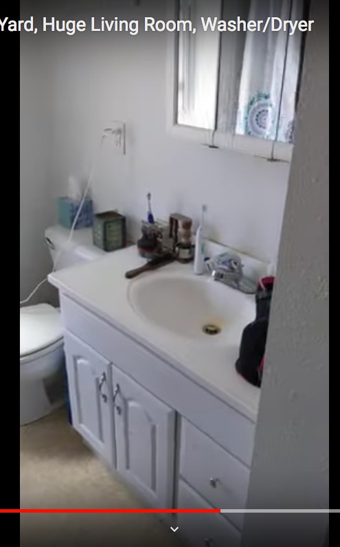 Building Photo - 360 N Pine St