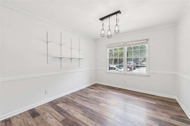 Building Photo - 73 Montre Square NW