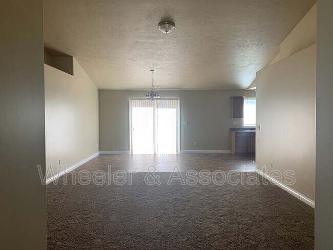 Building Photo - 155 Century Dr