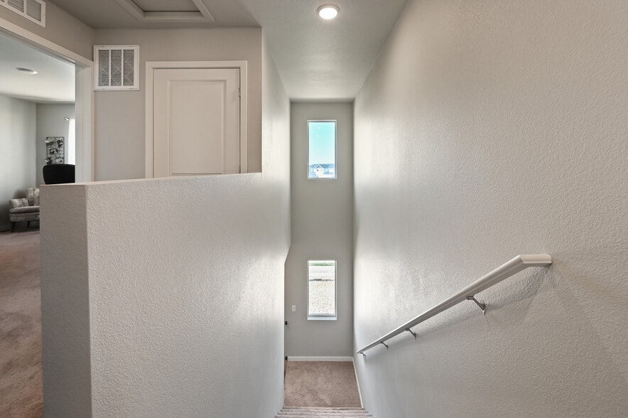 Staircase - 260 Pawnee Rd