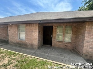 Building Photo - 7639 Windsor Oaks