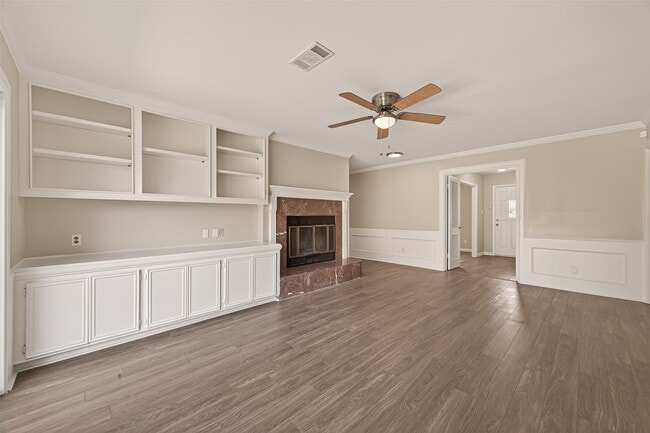 Building Photo - 9502 Skyline Dr