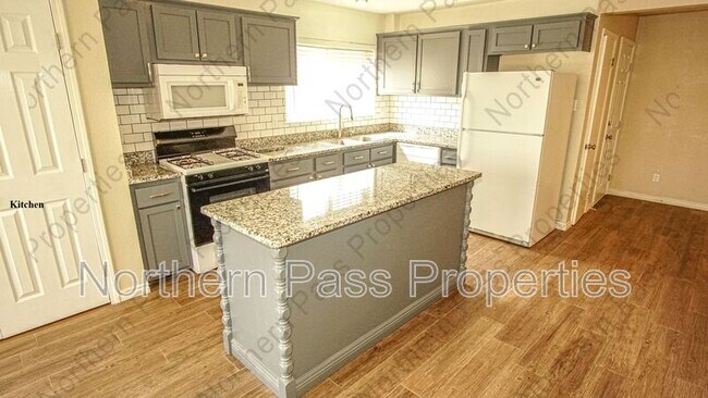 Building Photo - 4900 Sagittarius Ave