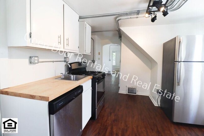 Building Photo - 927 Nuttman Ave